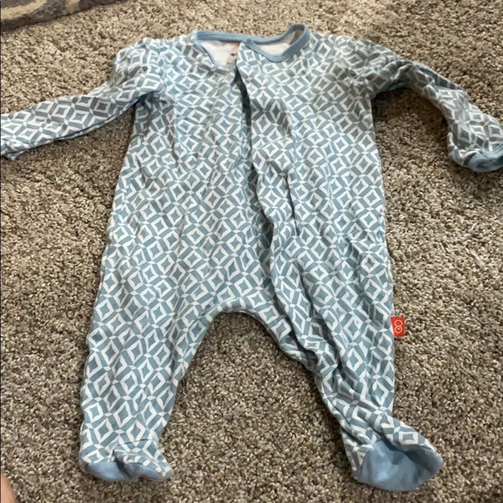 Magnetic me sleeper